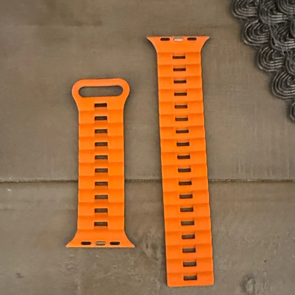 Silicone Magnetic Smartwatch Band - Reversible Orange and Black